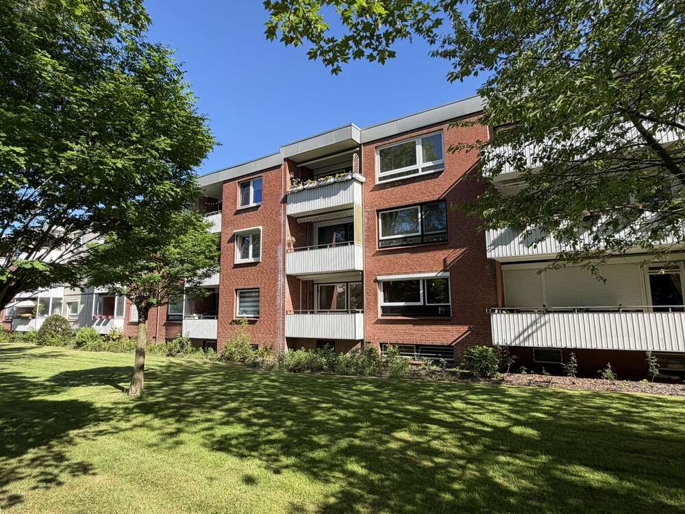 Thumbnail-Wohnung zum Kaufen in Pinneberg 215.000,00 € 87.72 m²