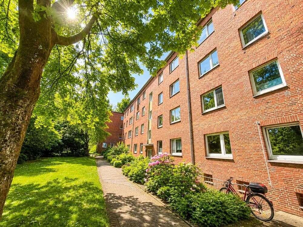 Thumbnail-Wohnung zum Kaufen in Hamburg 210.000,00 € 52.41 m²