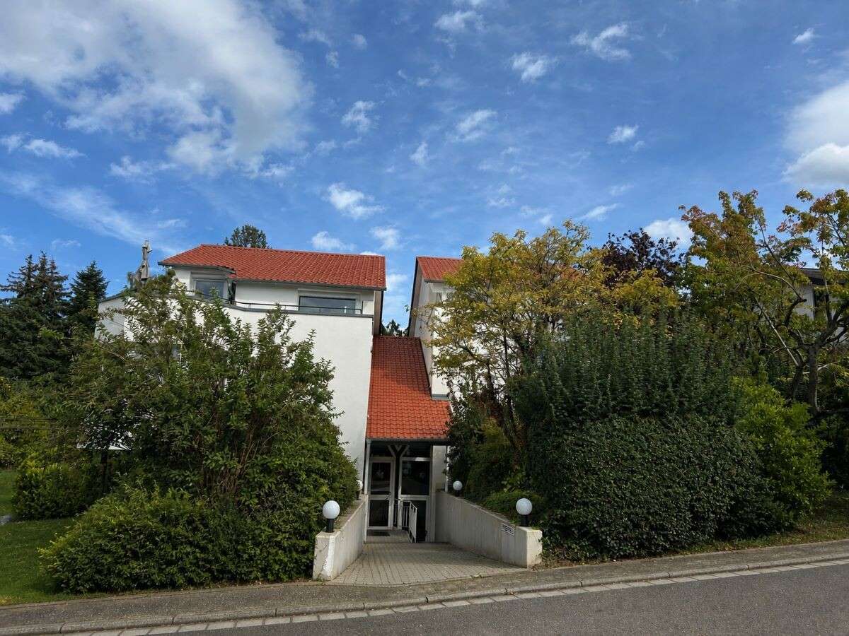 Thumbnail-Wohnung zum Mieten in Hirschberg 1.350,00 € 114 m²