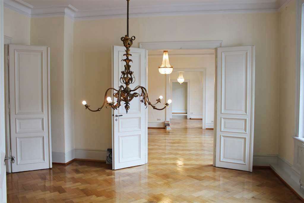 Thumbnail-Wohnung zum Kaufen in Baden-Baden 595.000,00 € 220 m²
