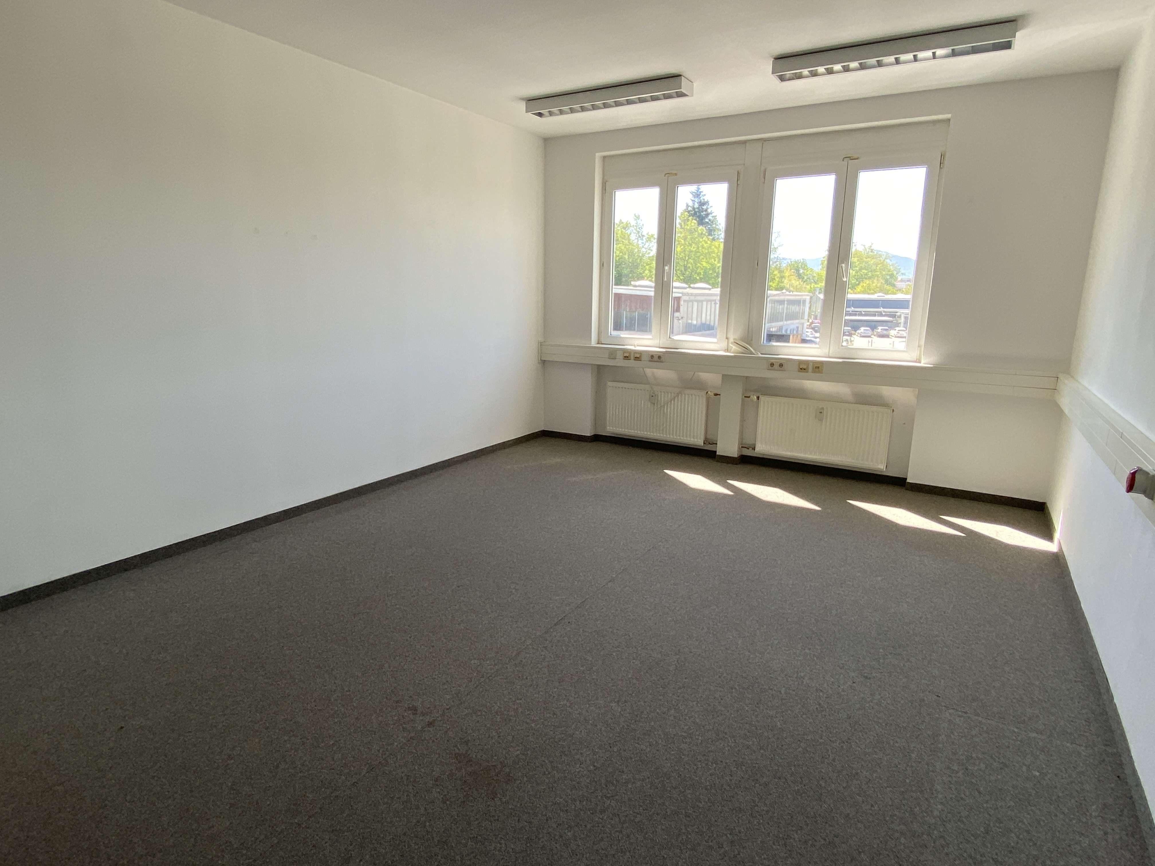 Thumbnail-Büro in Freilassing 209,18 € 24.61 m²