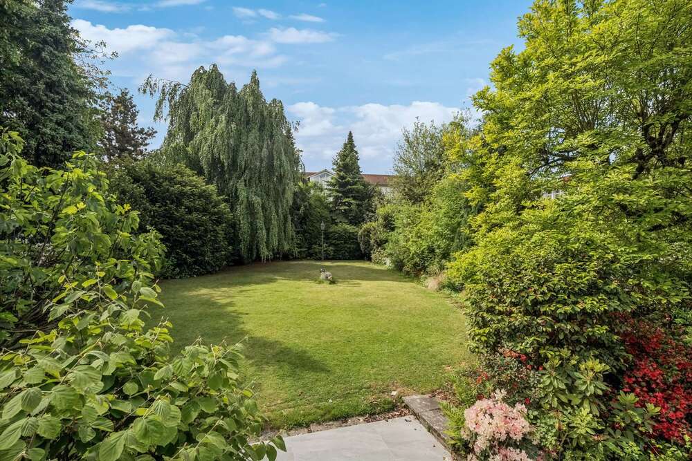 Thumbnail-Wohnung zum Mieten in Düsseldorf-Mörsenbroich 3.700,00 € 200 m²