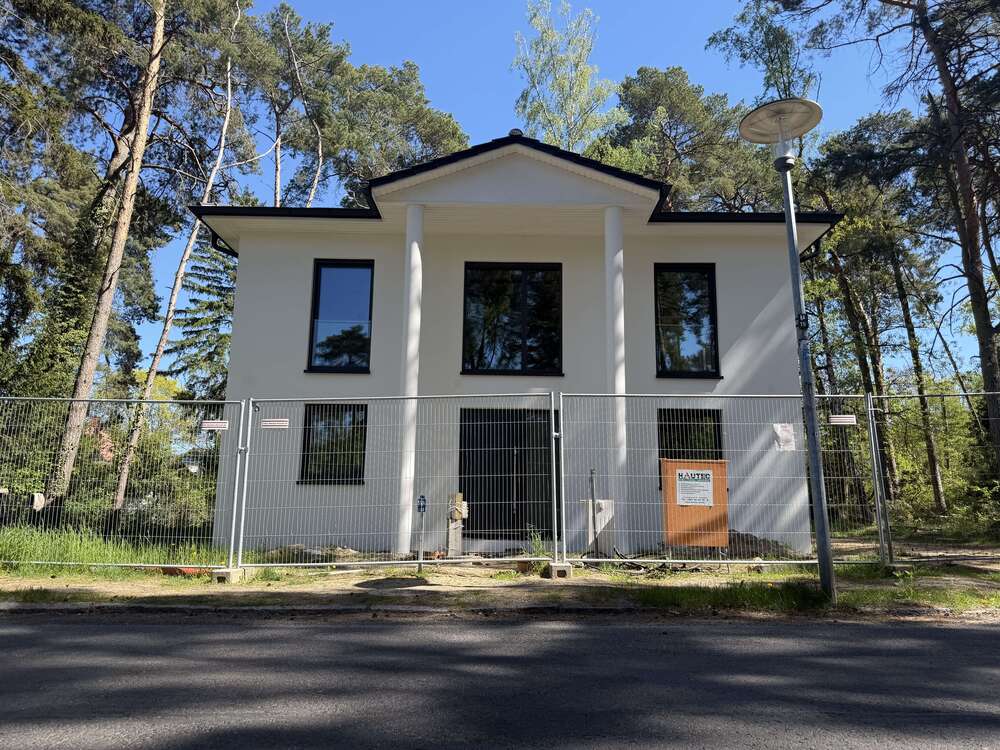 Thumbnail-Haus zum Kaufen in Brandenburg - Blankenfelde-Mahlow 990.000,00 € 198 m²