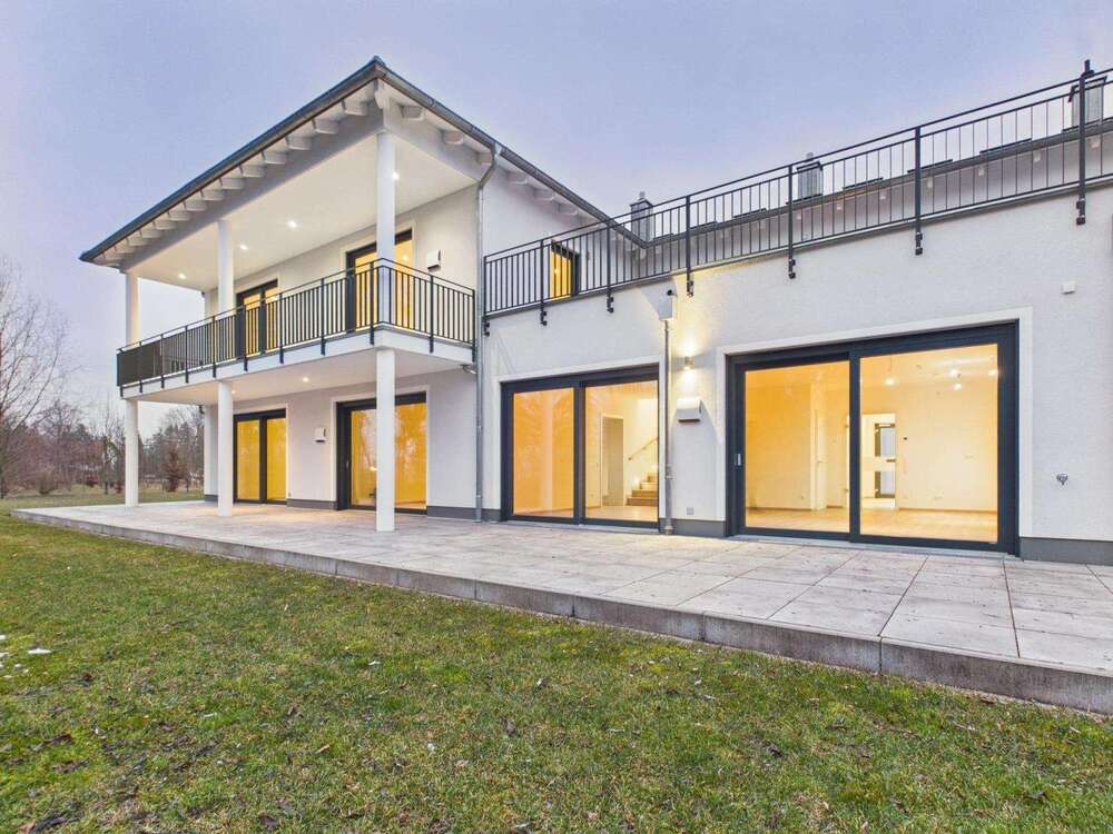 Thumbnail-Haus zum Mieten in Moosinning 4.200,00 € 315 m²