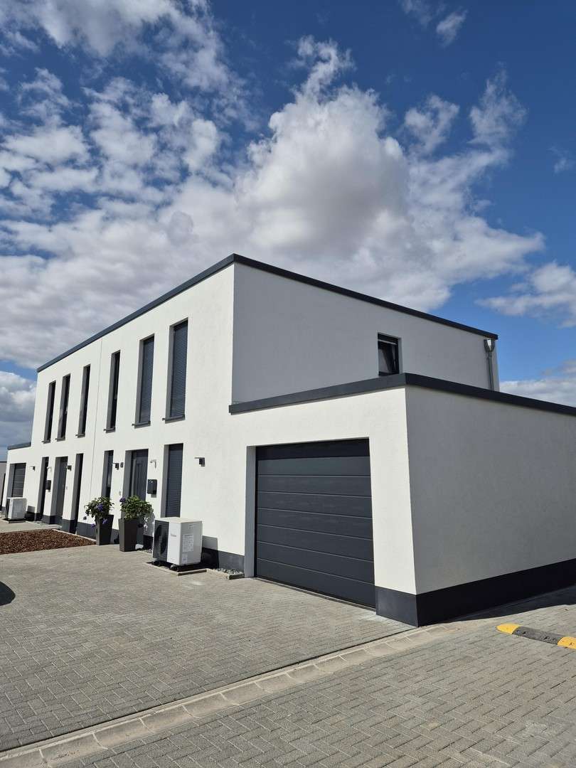Thumbnail-Haus zum Mieten in Gehrden 1.900,00 € 130 m²