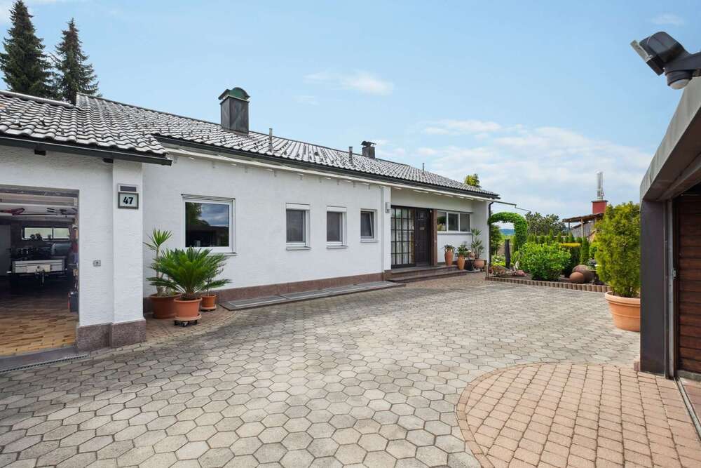 Thumbnail-Haus zum Kaufen in Durach 990.000,00 € 219 m²