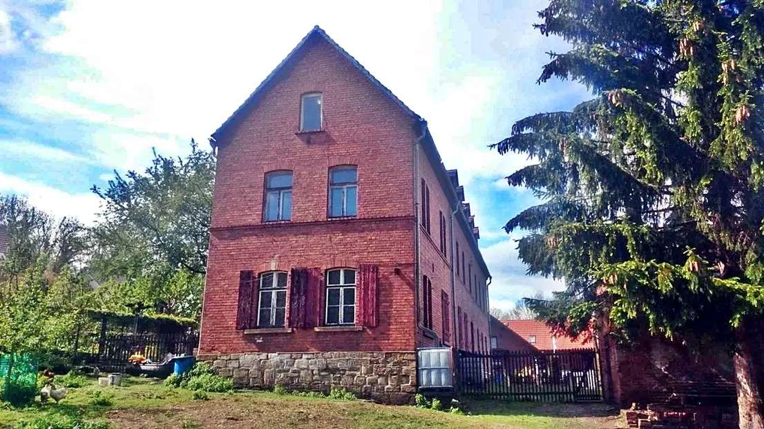 Thumbnail-Haus zum Kaufen in Teuchern 135.000,00 € 520 m²