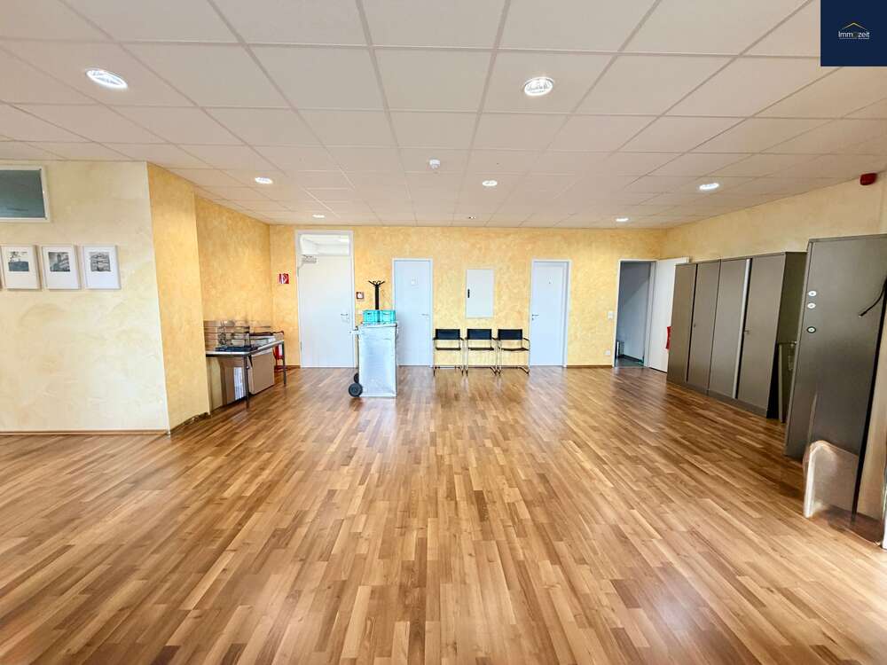 Thumbnail-Büro in Leonberg 3.181,50 € 254.5 m²