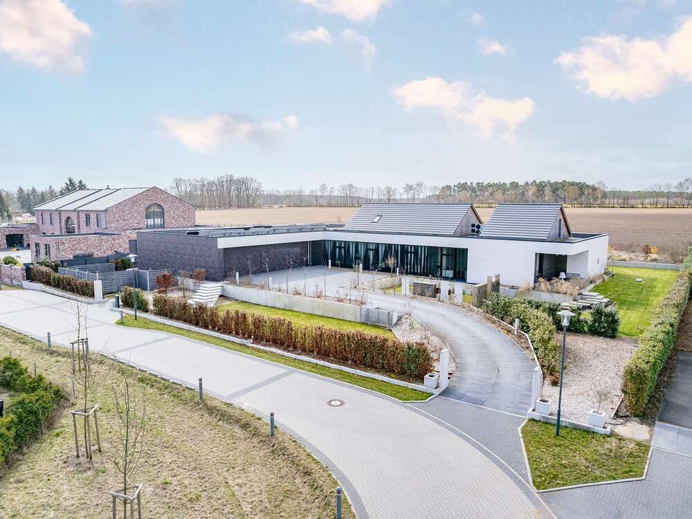 Thumbnail-Haus zum Kaufen in Bienenbüttel 2.399.000,00 € 529.93 m²
