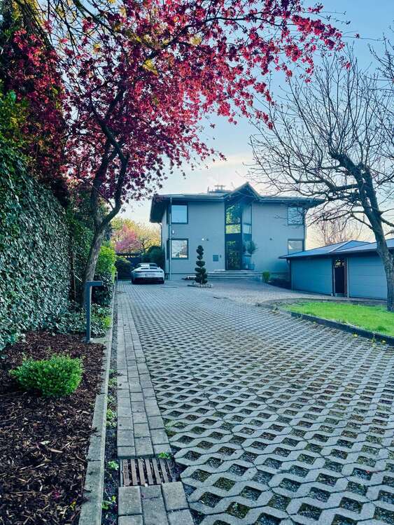 Thumbnail-Haus zum Kaufen in BAD OEYNHAUSEN 975.000,00 € 210 m²