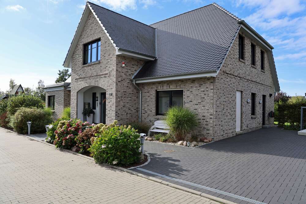 Thumbnail-Haus zum Kaufen in Elmenhorst 1.299.000,00 € 288 m²