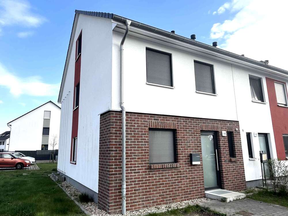 Thumbnail-Haus zum Mieten in Schulzendorf 2.400,00 € 135 m²