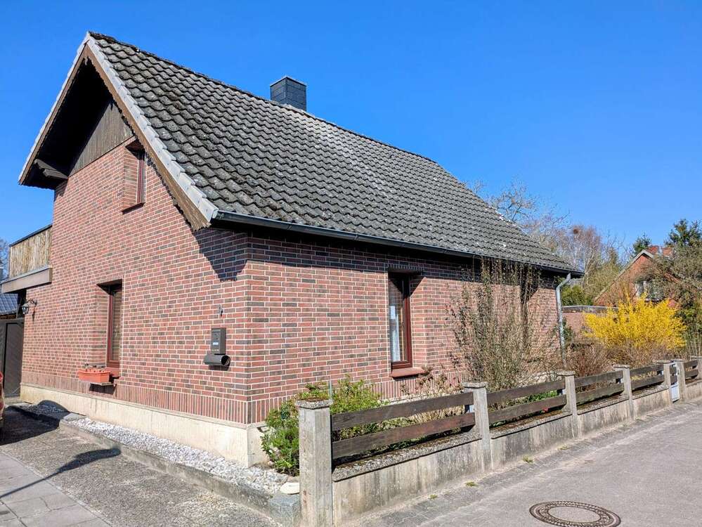 Thumbnail-Haus zum Kaufen in Ebstorf 269.000,00 € 215 m²