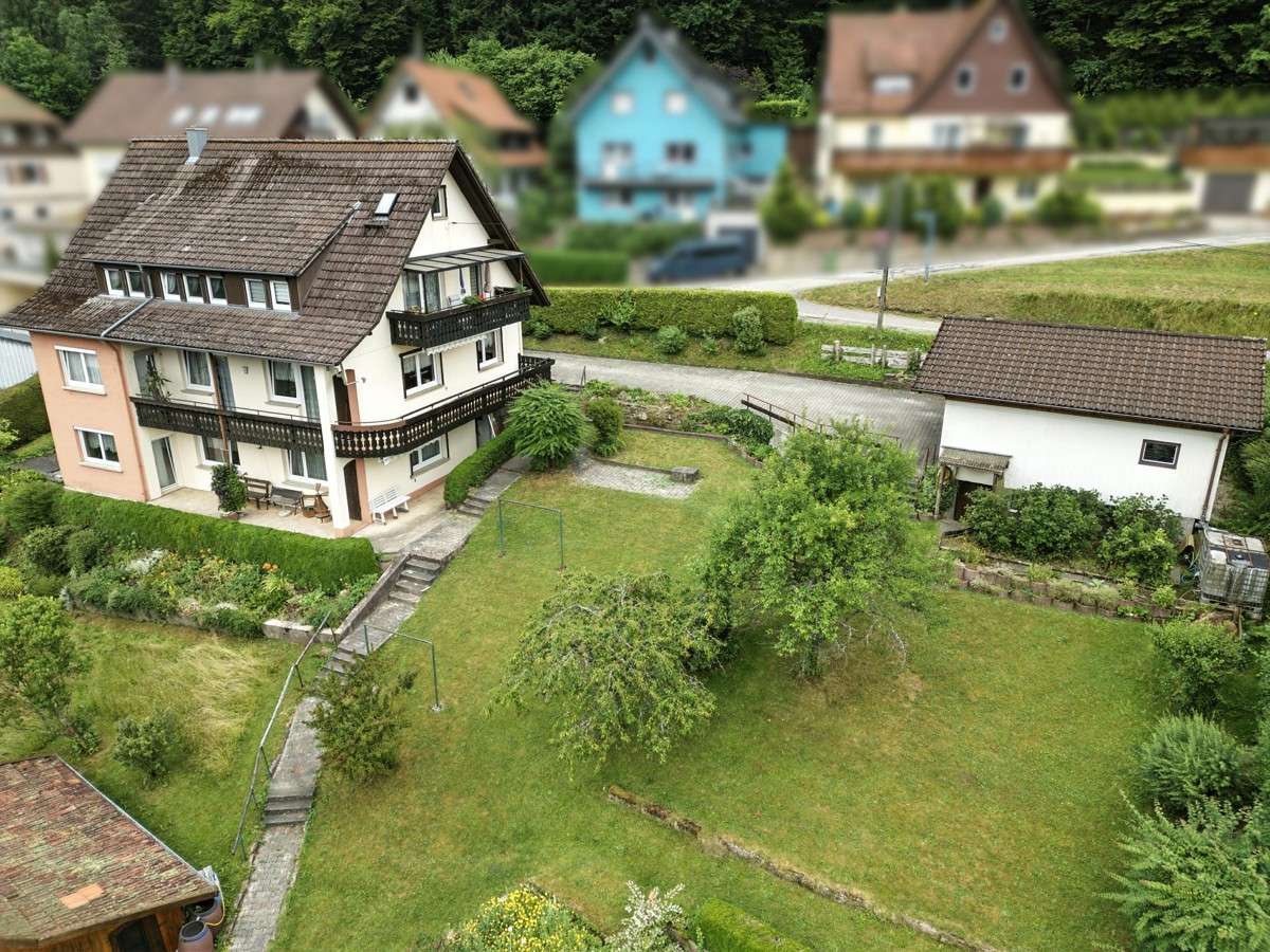 Thumbnail-Haus zum Kaufen in Enzklösterle 449.000,00 € 260.38 m²