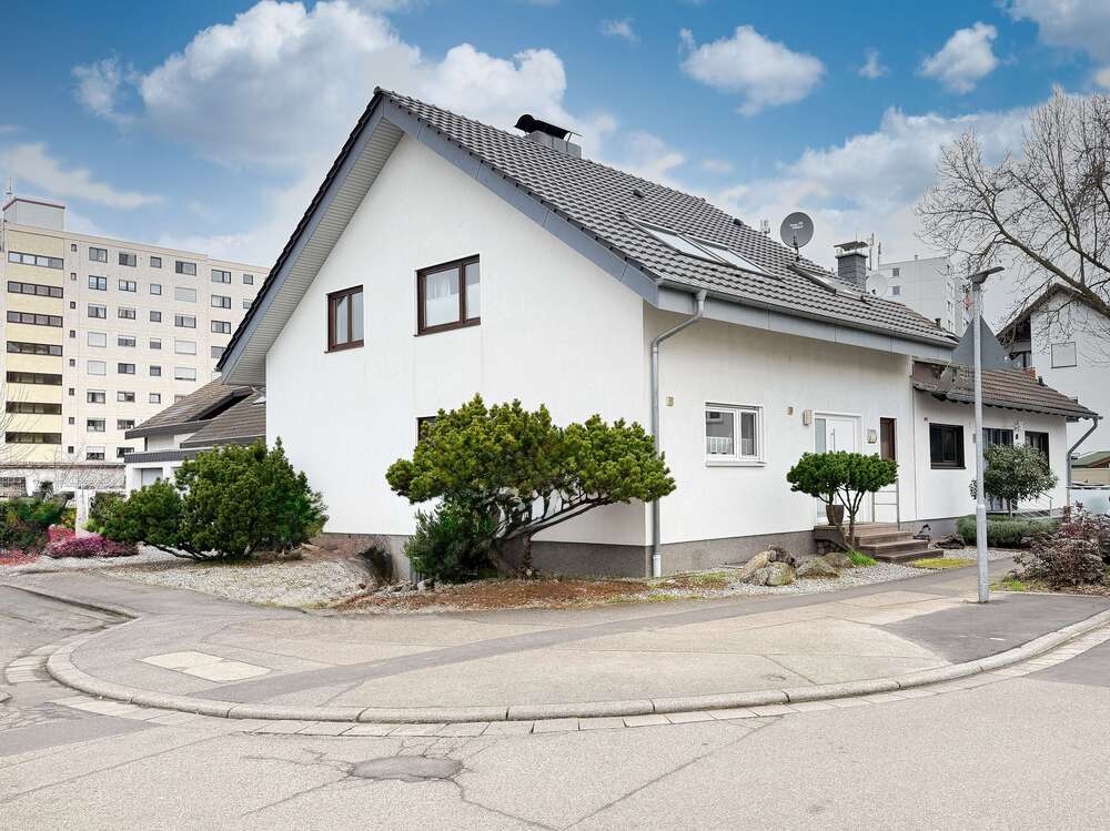 Thumbnail-Haus zum Mieten in Weinheim- SulzbachWest 1.950,00 € 160 m²