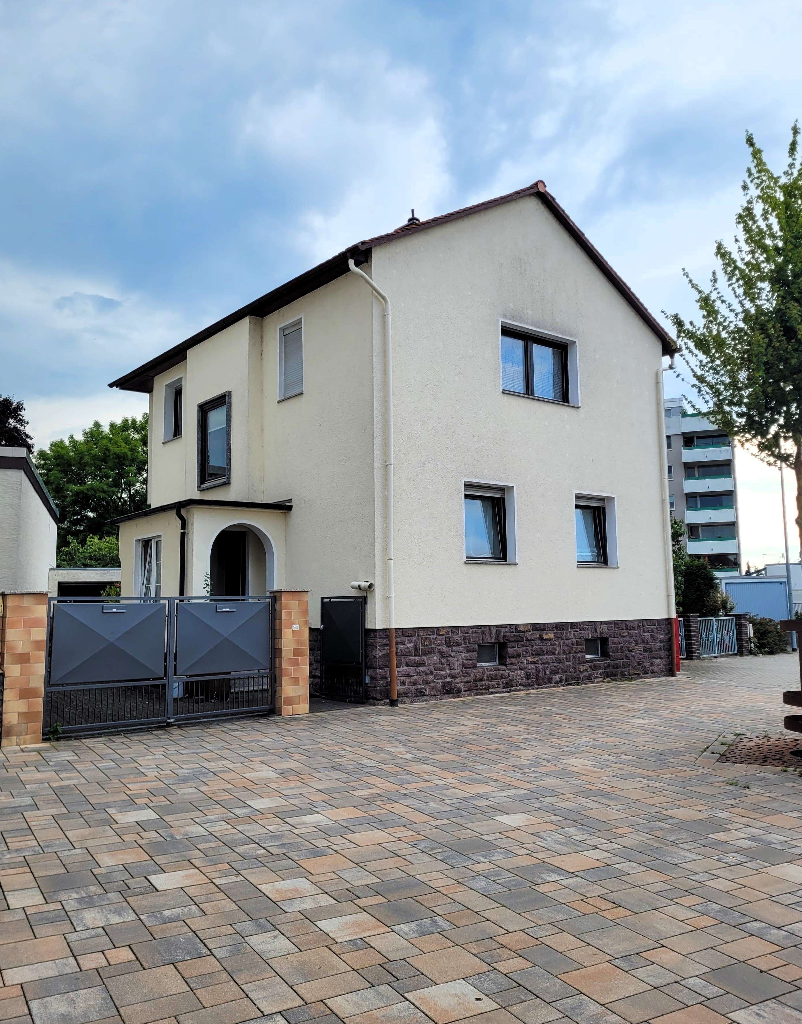 Thumbnail-Haus zum Kaufen in Dreieich 899.000,00 € 235.85 m²