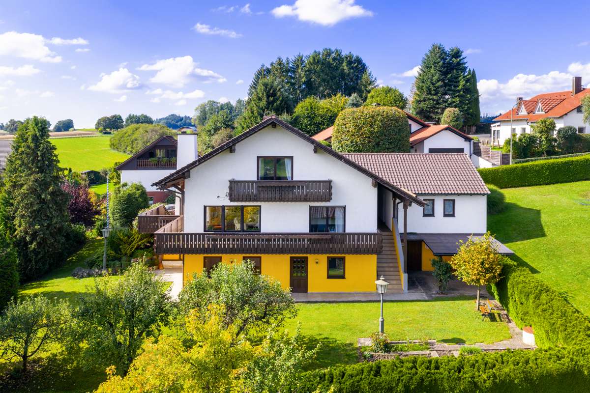 Thumbnail-Haus zum Kaufen in Diedorf Hausen 875.000,00 € 250 m²