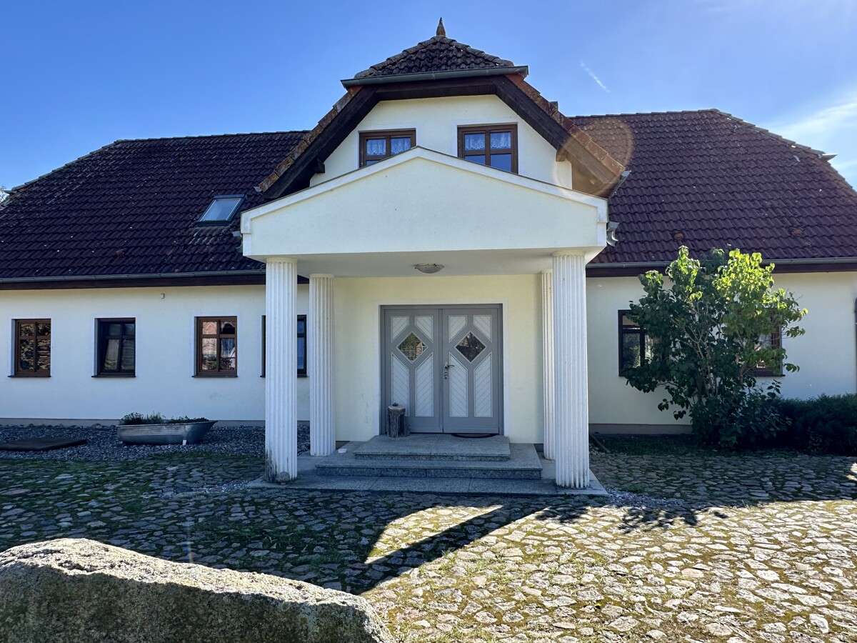 Thumbnail-Haus zum Kaufen in Blesewitz Alt-Sanitz 529.000,00 € 250.55 m²