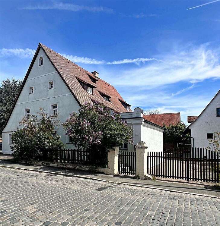 Thumbnail-Haus zum Kaufen in Nürnberg 699.000,00 € 308 m²