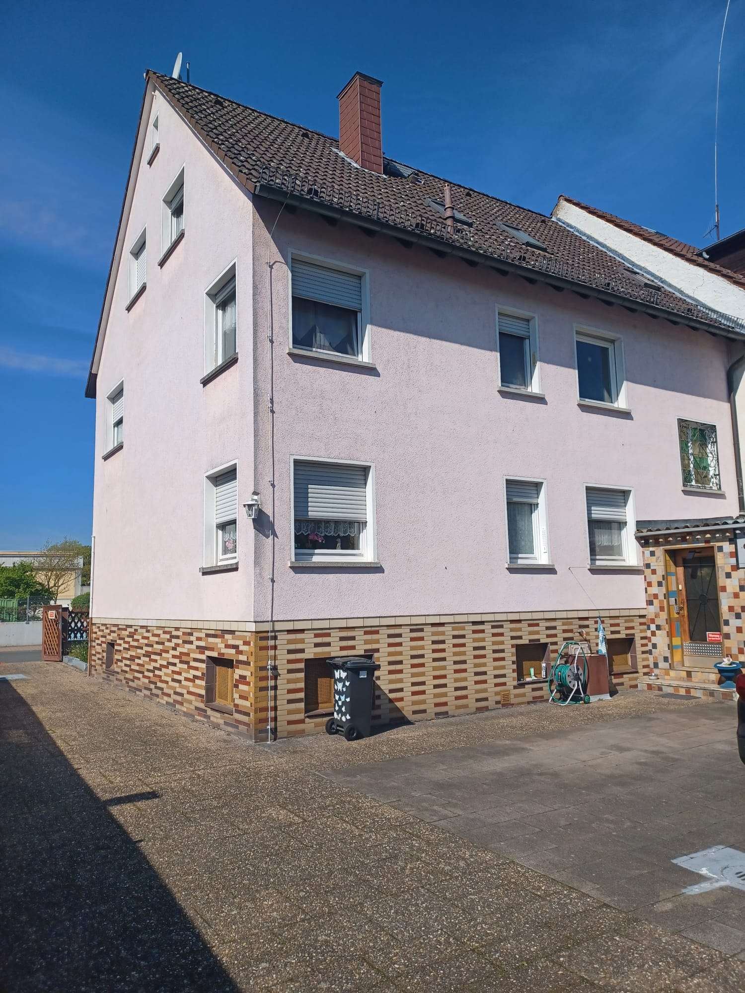 Thumbnail-Haus zum Kaufen in Frankfurt am Main 595.000,00 € 211 m²
