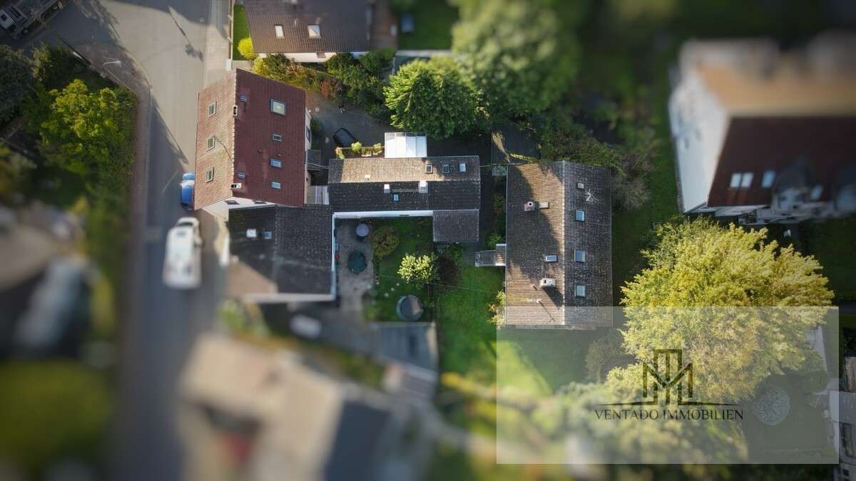 Thumbnail-Haus zum Kaufen in Frankfurt am Main Nieder-Erlenbach 800.000,00 € 345.45 m²