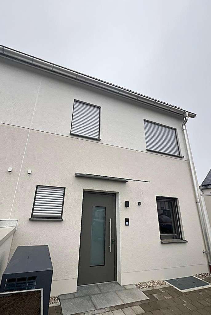 Thumbnail-Haus zum Mieten in Neufahrn 2.700,00 € 145.53 m²