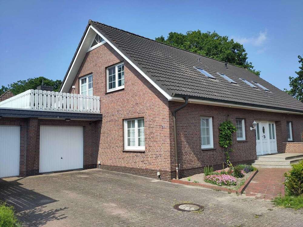 Thumbnail-Haus zum Kaufen in Wiefelstede 430.000,00 € 229 m²