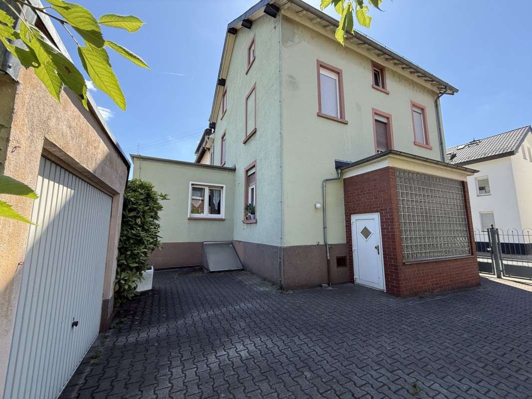 Thumbnail-Haus zum Kaufen in Frankfurt am Main 698.000,00 € 237.2 m²