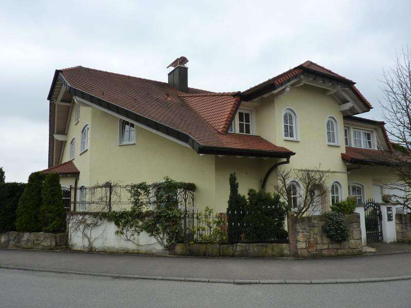 Thumbnail-Wohnung zum Mieten in Waldenbuch 2.500,00 € 240 m²