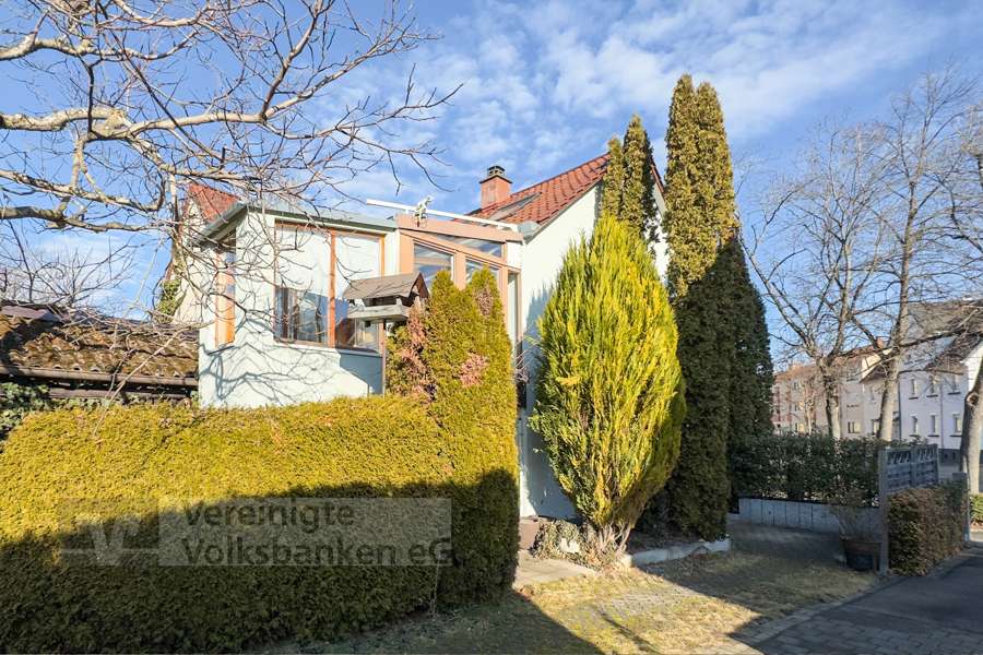 Thumbnail-Haus zum Kaufen in Pfullingen 325.000,00 € 170.15 m²