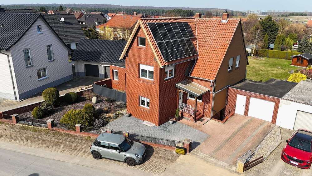Thumbnail-Haus zum Kaufen in Königslutter (Lauingen) 250.000,00 € 201.63 m²
