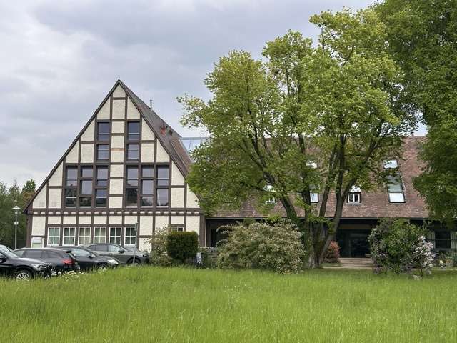 Thumbnail-Haus zum Mieten in Ostfildern 2.500,00 € 196 m²