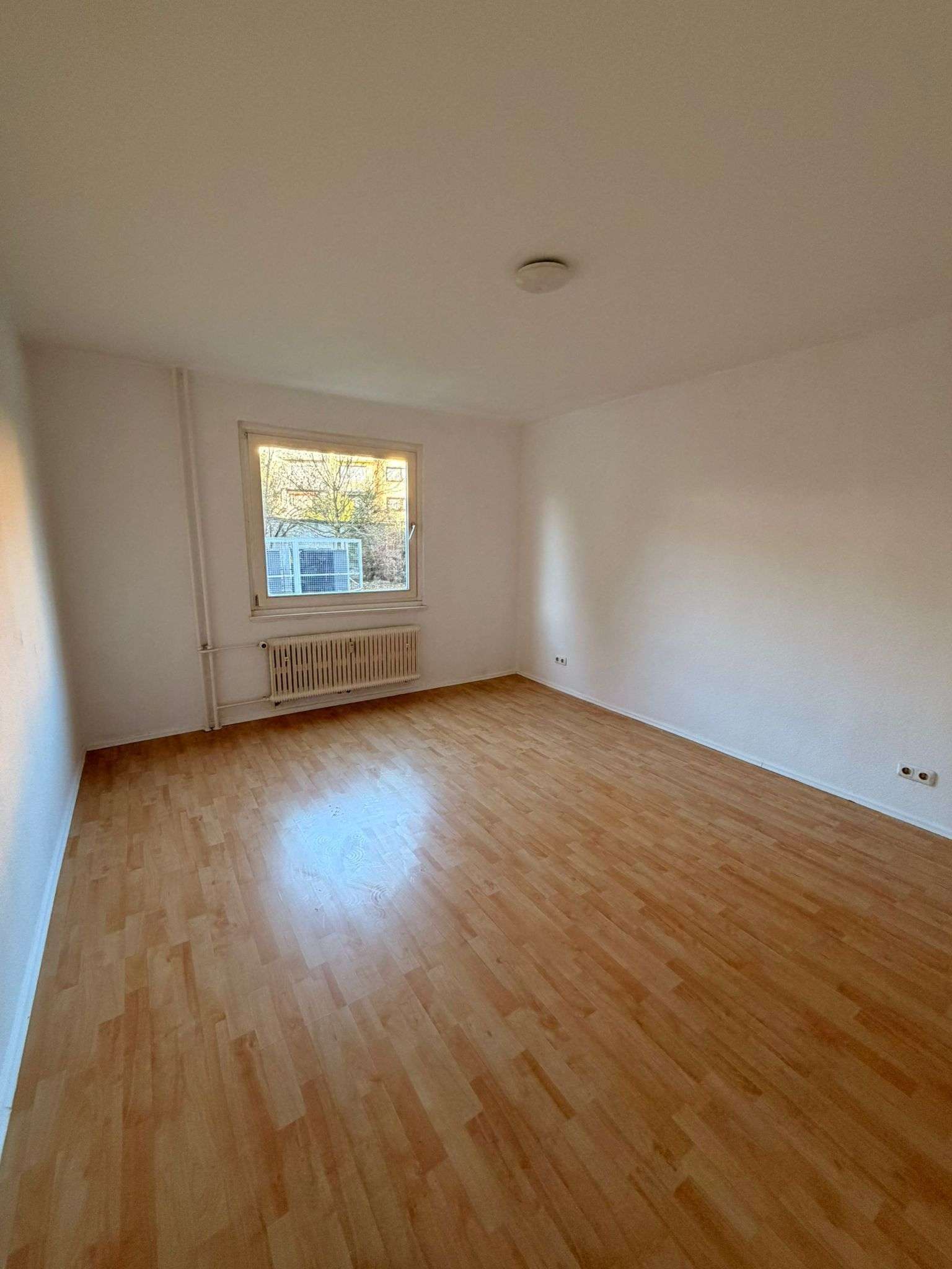 Thumbnail-Wohnung zum Mieten in Crossen an der Elster 290,00 € 59 m²