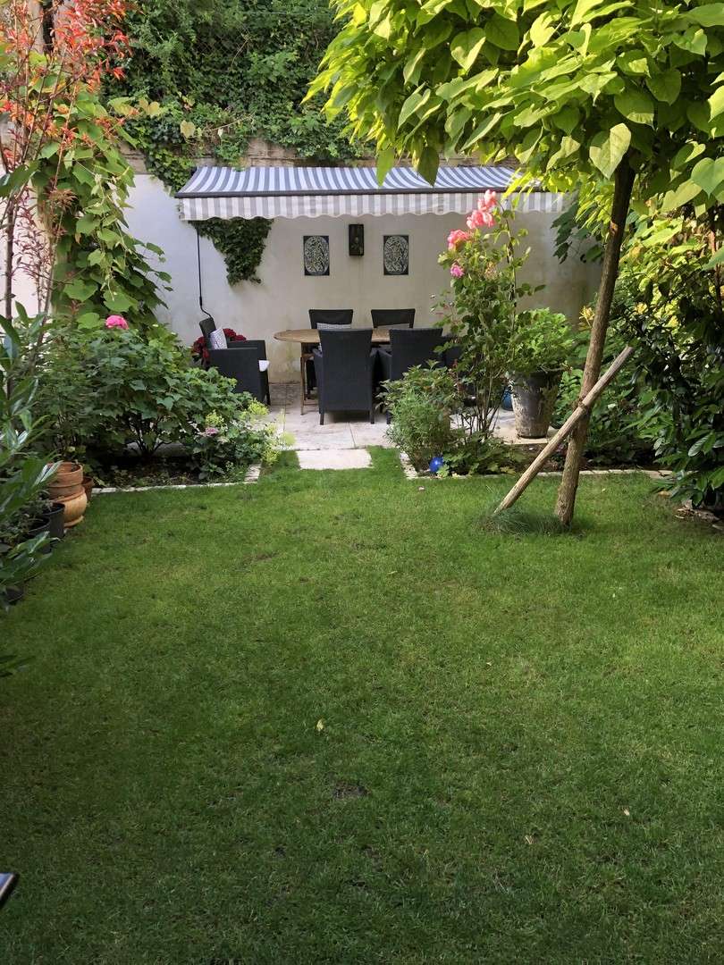 Thumbnail-Haus zum Kaufen in Stuttgart 1.980.000,00 € 255 m²