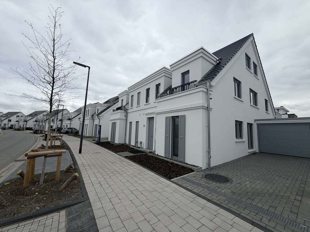 Thumbnail-Haus zum Mieten in Duisburg 3.400,00 € 172.17 m²