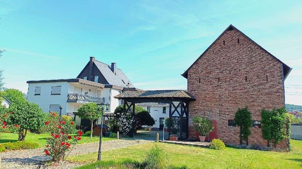 Thumbnail-Haus zum Kaufen in Ehringshausen-OT 580.000,00 € 249 m²