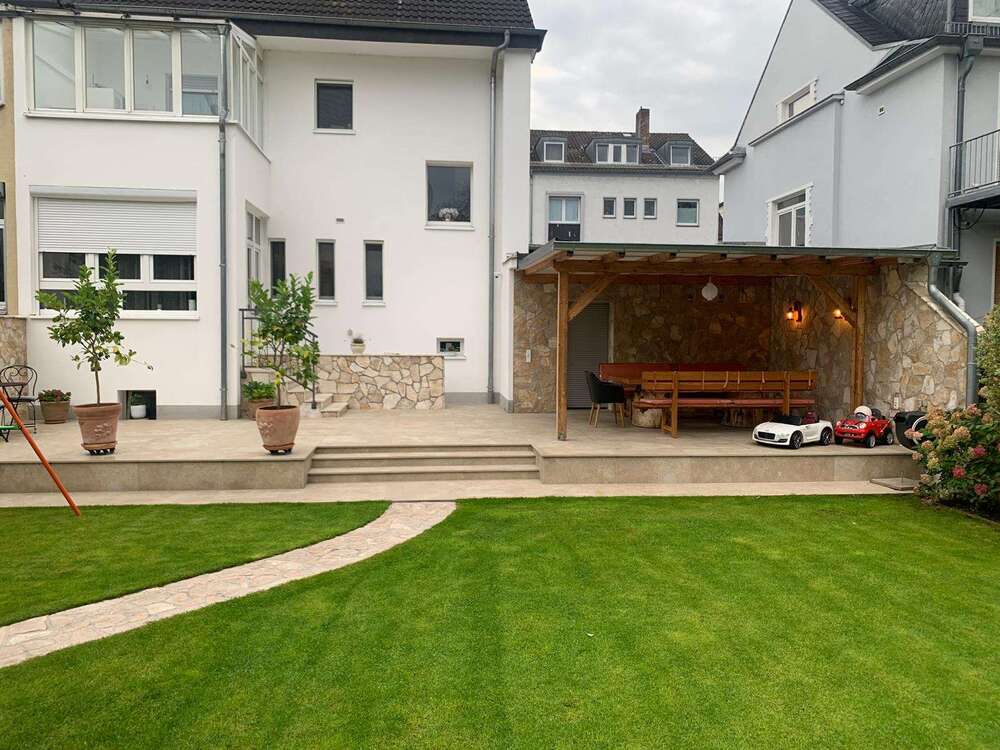 Thumbnail-Haus zum Kaufen in Frankfurt 1.275.000,00 € 166.37 m²