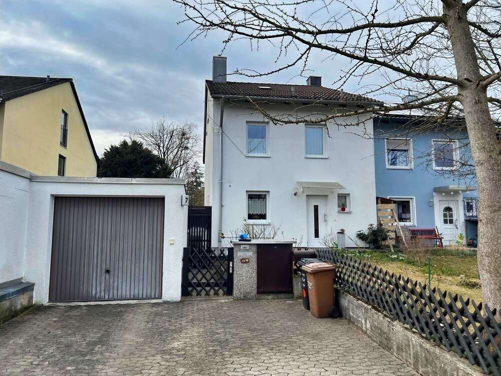 Thumbnail-Haus zum Kaufen in München 990.000,00 € 143 m²