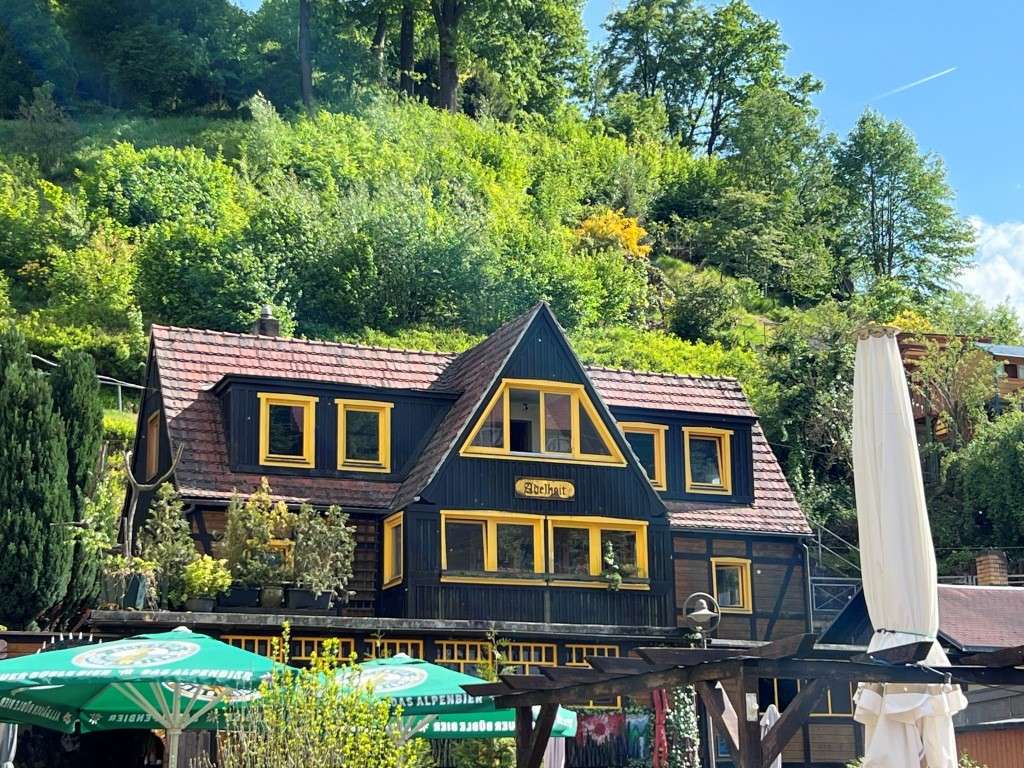 Thumbnail-Haus zum Kaufen in Rathen Niederrathen 170.000,00 € 135 m²