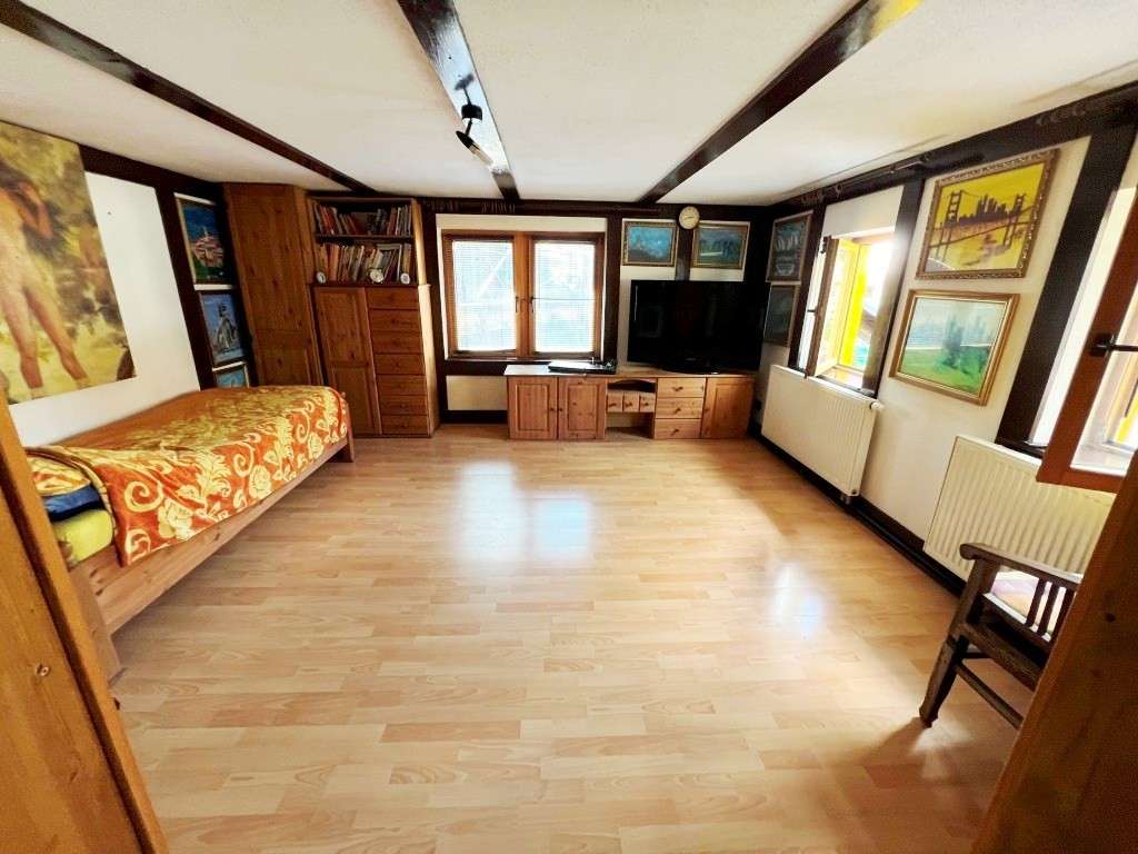 Thumbnail-Haus zum Kaufen in Rathen Niederrathen 170.000,00 € 135 m²