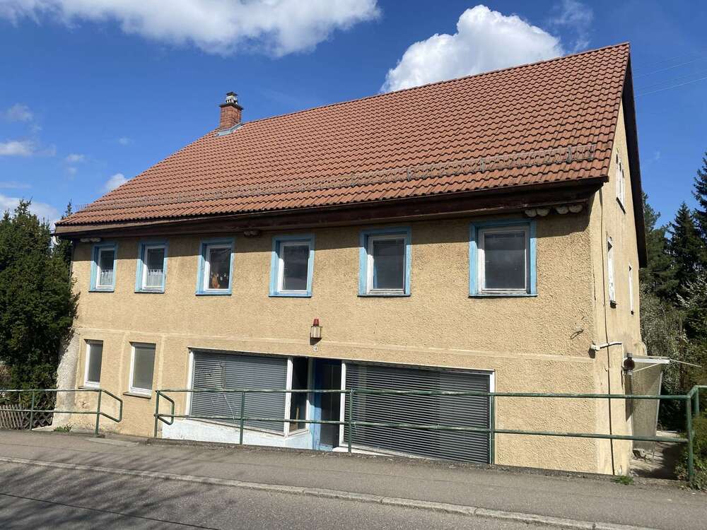 Thumbnail-Haus zum Kaufen in Aldingen 290.000,00 € 200 m²