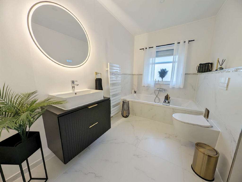 Thumbnail-Wohnung zum Kaufen in Oerlinghausen 199.500,00 € 170 m²