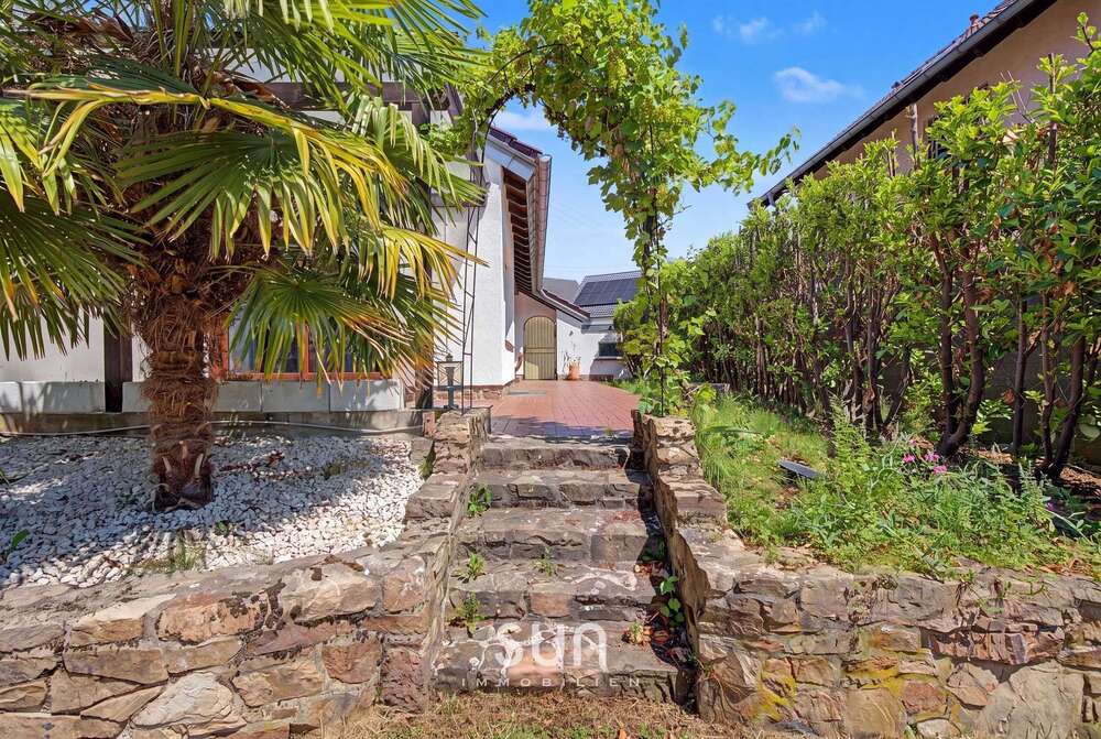 Thumbnail-Haus zum Kaufen in Hattersheim am Main 799.000,00 € 220 m²