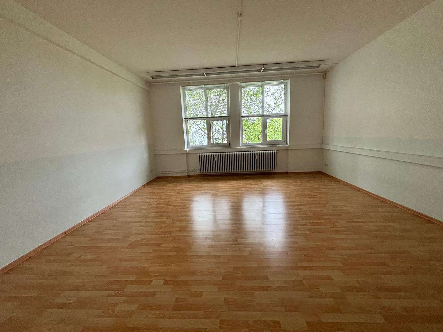 Thumbnail-Halle in Radolfzell 289,00 € 34 m²