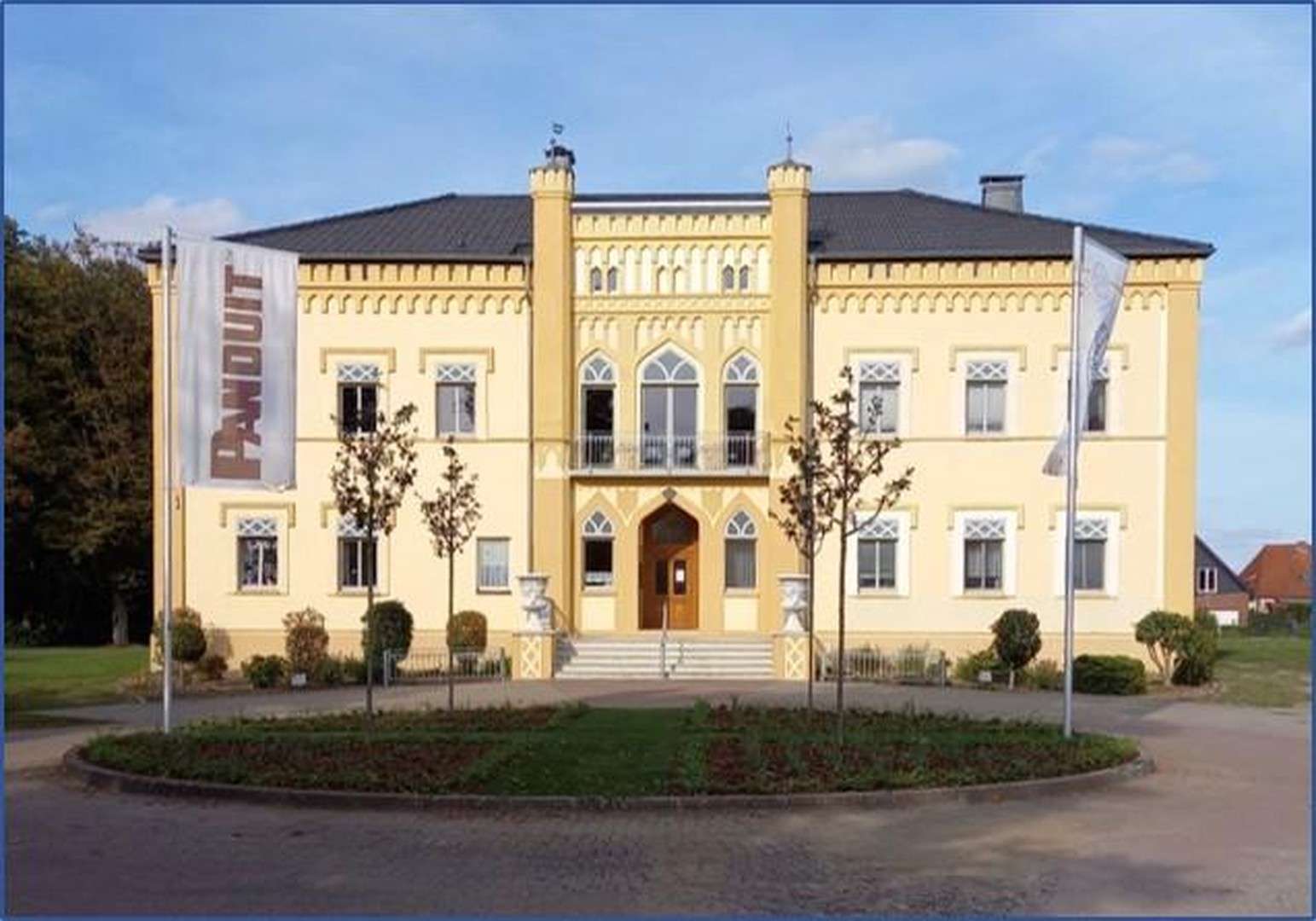Thumbnail-Haus zum Kaufen in Brahlstorf 875.000,00 € 655 m²