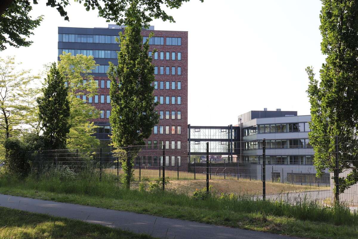 Thumbnail-Büro in Osterrönfeld 3.925,55 € 362.47 m²