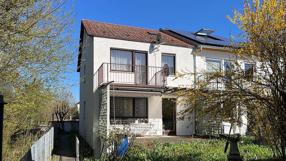 Thumbnail-Haus zum Kaufen in Leonberg 379.000,00 € 94 m²