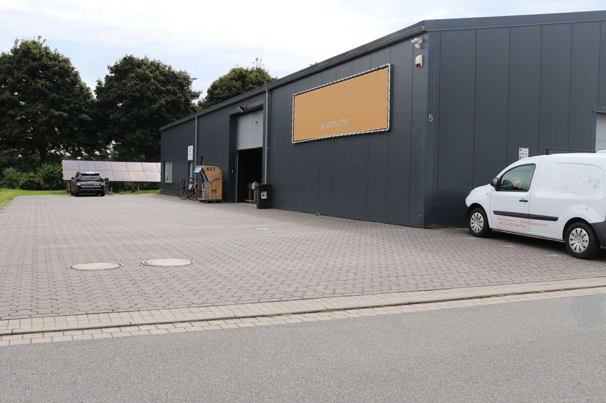 Thumbnail-Halle in Büdelsdorf 5.290,00 € 413 m²
