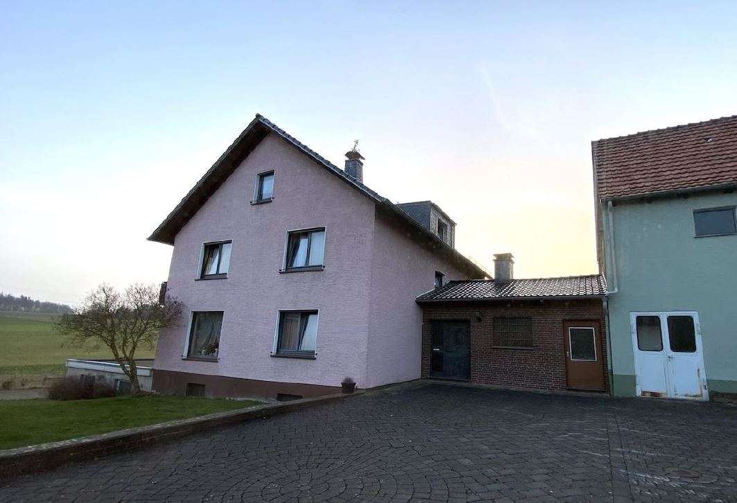 Thumbnail-Haus zum Kaufen in Brakel Auenhausen 248.000,00 € 200 m²