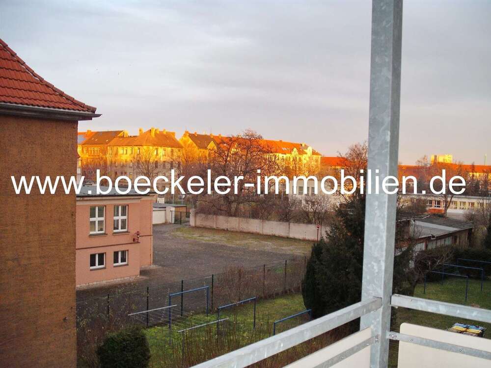 Thumbnail-Wohnung zum Mieten in Weißenfels 310,00 € 57.22 m²